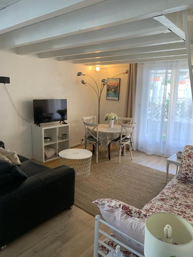Petite Maison Cosy Avec Exterieur